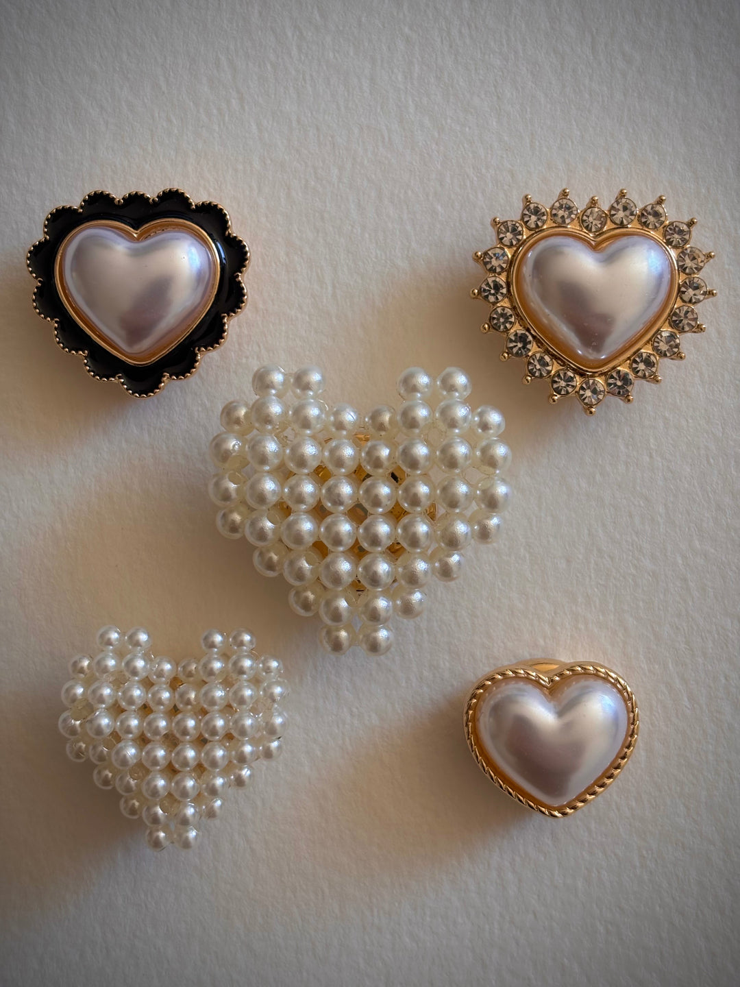 bijoux-de-bouton-coeurs-perles-set-5-tous-coloris-vue-de-face