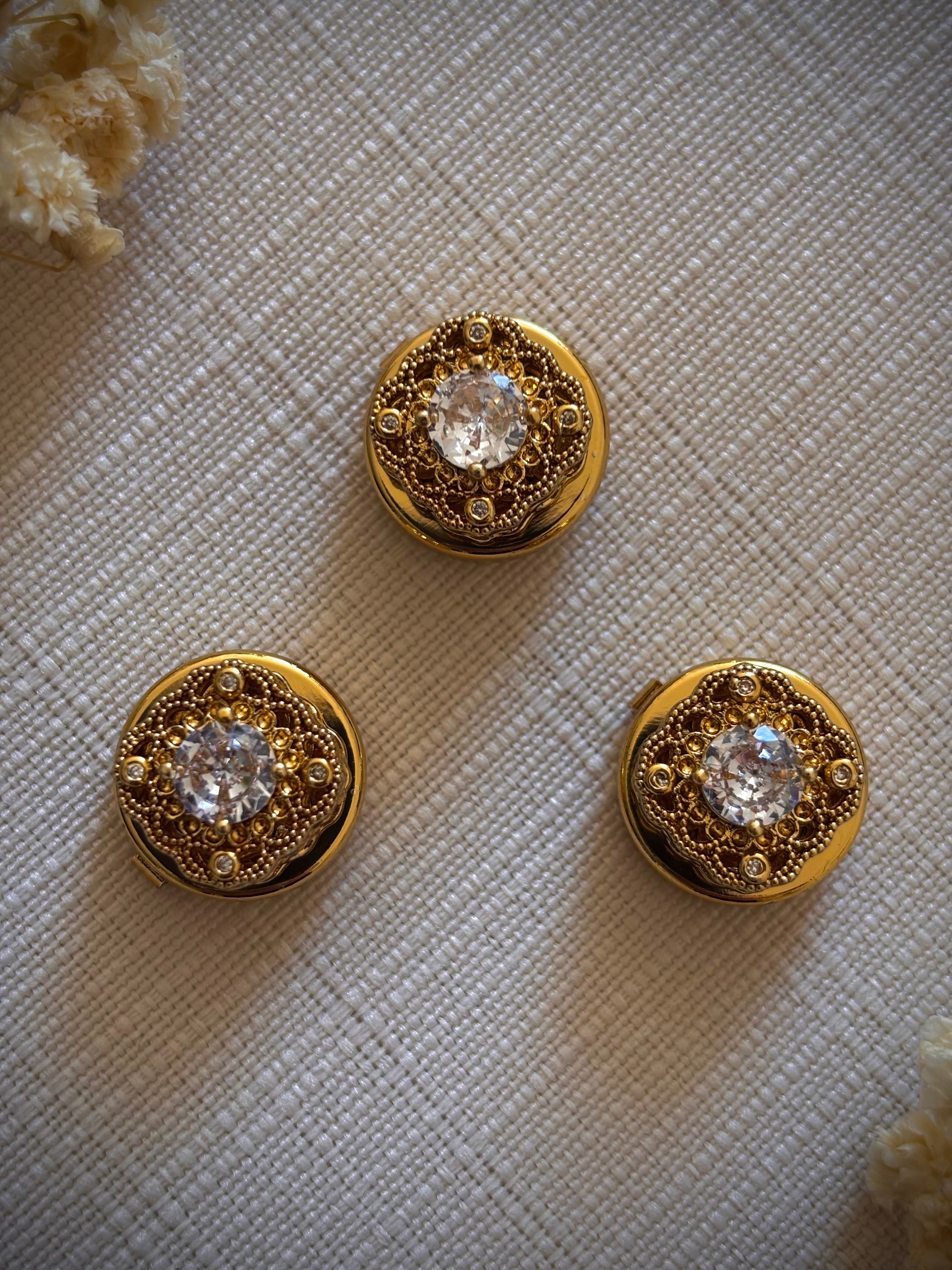 bijoux-de-bouton-fleur-precieuse-set-3-carre-vue-de-face
