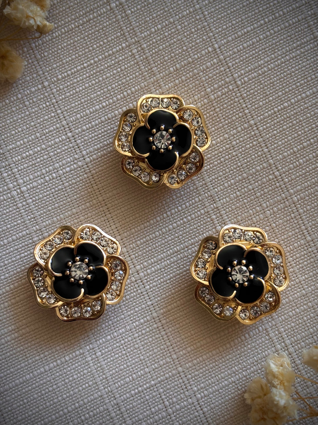 bijoux-de-bouton-fleur-strass-set-3-noir-vue-de-face