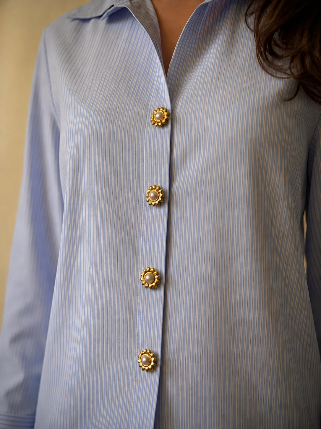 Chemise rayée bleue sublimée avec Tournesol et Perle, bijoux de bouton Charm Cover
